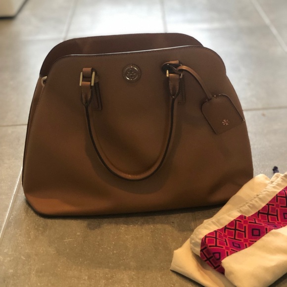 Tory Burch Handbags - Tory Burch Tan Robinson Open Dome Tote/Satchel